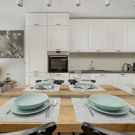 Modern With Terrace And Free Garage By Renters ヴロツワフ