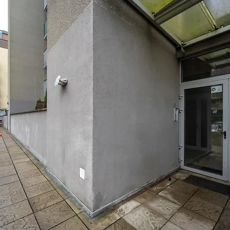 アパート Modern With Terrace And Free Garage By Renters ヴロツワフ