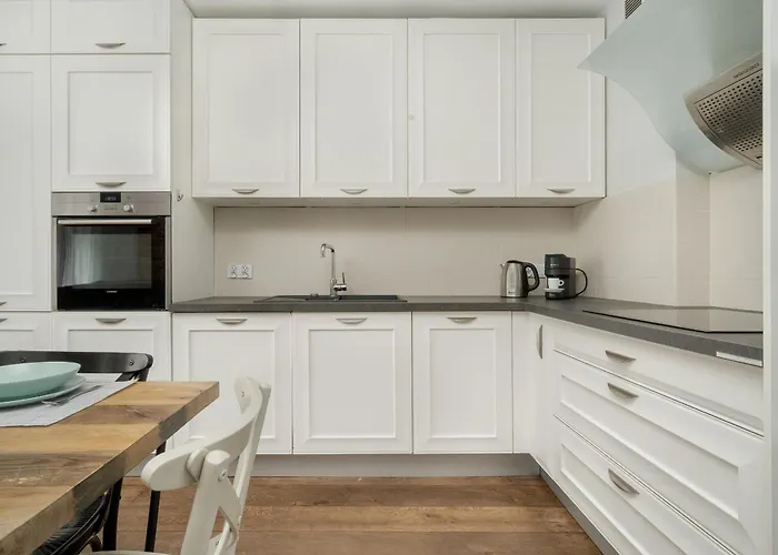 Modern With Terrace And Free Garage By Renters Daire *