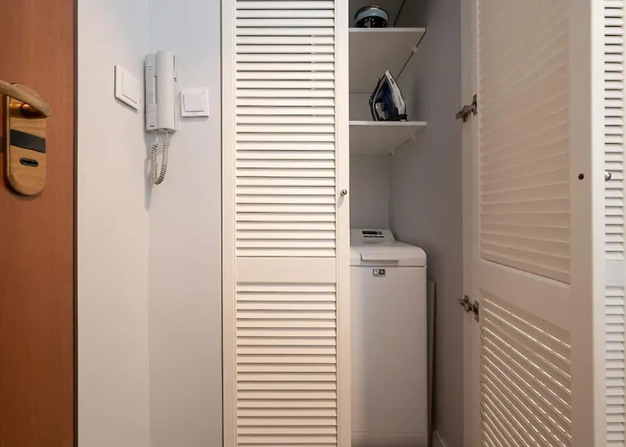 Modern With Terrace And Free Garage By Renters Daire *